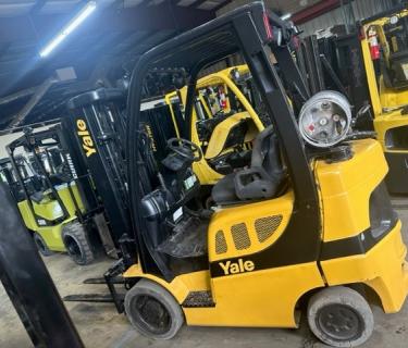 Yale 5000lb Forklift 3 Stage Mast Side shifting forks Yale Warehouse Forklift 5000lb Forklift