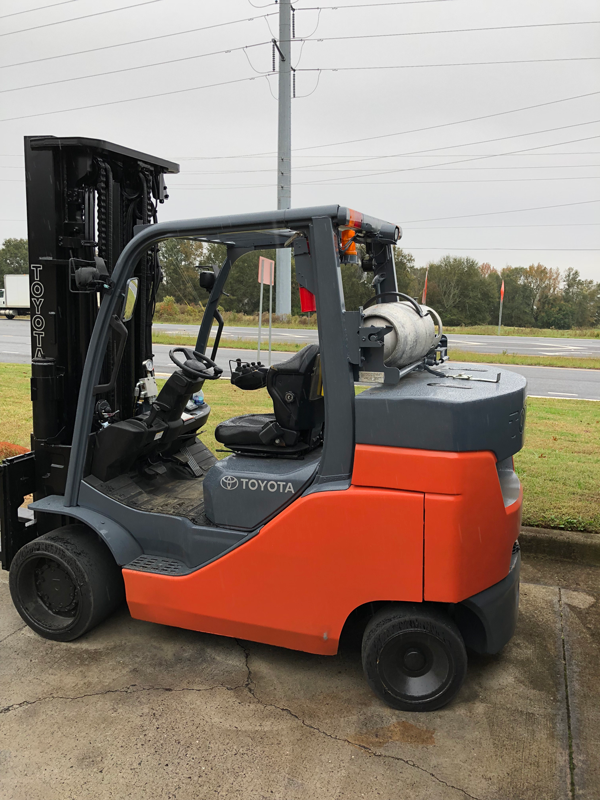 2015 Toyota 12,000lb Cushion Tire Forklift (OFF LEASE ) Industrial