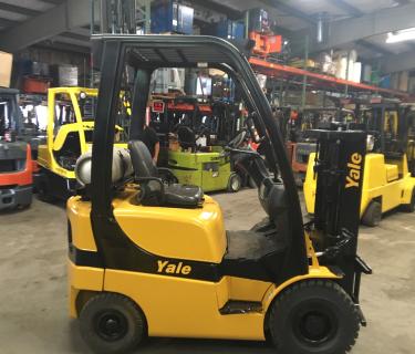 2014 Yale  3000 Lb Solid Pneumatic Forklift with Truckers mast 