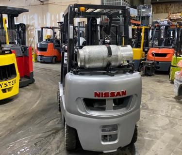 2015 Nissan 5000lb Pneumatic Forklift 3 Stage Mast Side Shifting Forks