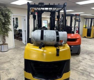 Caterpillar 5000lb Forklift 3 stage mast Side Shifting Forks Atlanta Forklifts