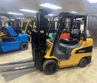 Caterpillar 6000lb Forklift 3 stage mast Side Shifting Forks Atlanta Forklifts