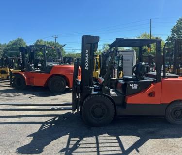 doosan 9000lb pneumatic forklift for sale Atlanta Georgia