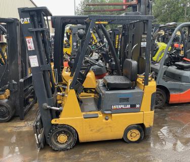 Caterpillar 3000lb Forklift 3 stage mast Side Shifting Forks Atlanta Forklifts