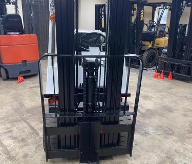 Nissan 3000lb pneumatic forklift for sale Atlanta Georgia