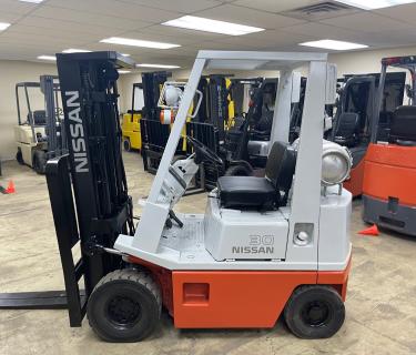 Nissan 3000lb pneumatic forklift for sale Atlanta Georgia