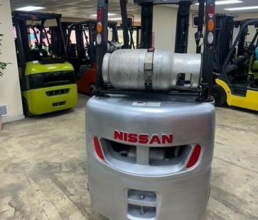 Nissan Forklift 3 stage mast Side Shifting Forks Atlanta Forklifts