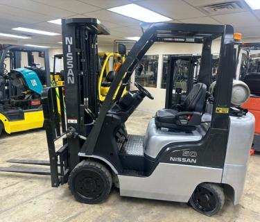 Nissan Forklift 3 stage mast Side Shifting Forks Atlanta Forklifts