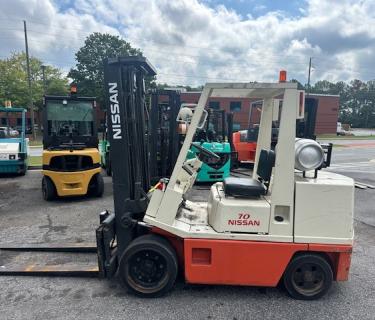 Caterpillar 5000lb Forklift 3 stage mast Side Shifting Forks Atlanta Forklifts