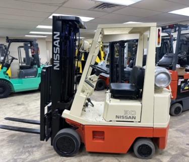 Nissan Forklift 3 stage mast Side Shifting Forks Atlanta Forklifts