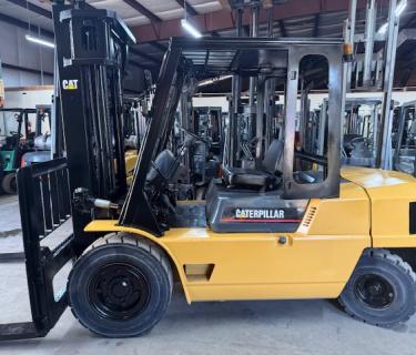 Caterpillar 9000lb Forklift Pneumatic, Caterpillar 8000lb Forklift Caterpillar GP451 Forklift