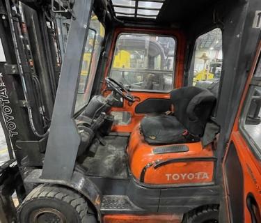 3000lb Toyota Pnuematic Forklift For sale Atlanta Georgia ww.forkliftscheap.com