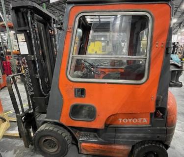 3000lb Toyota Pnuematic Forklift For sale Atlanta Georgia ww.forkliftscheap.com