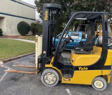 Yale 5000lb Forklift 3 Stage Mast Side shifting forks Yale Warehouse Forklift 5000lb Forklift for sale Atlanta Georgia