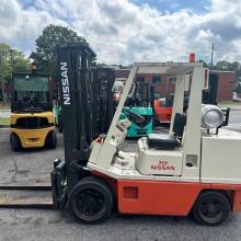 Caterpillar 5000lb Forklift 3 stage mast Side Shifting Forks Atlanta Forklifts